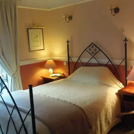 Bed and breakfast Caheroyn House